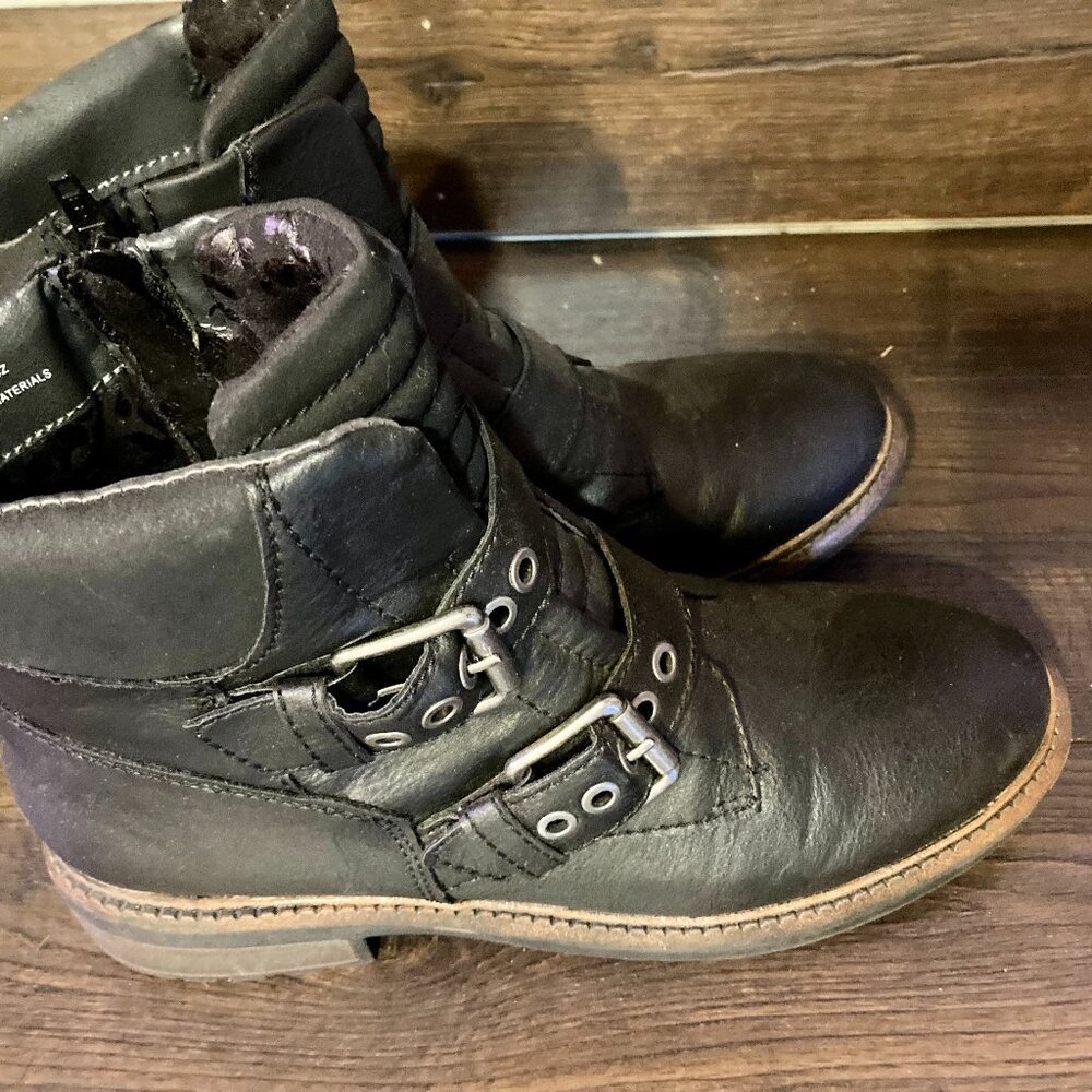 Cantara Moto Boots 9.0 White Mountain Like New